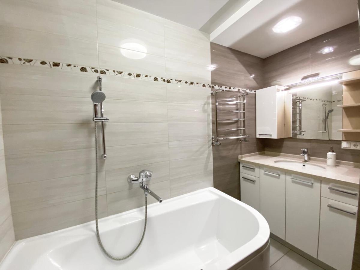 2-Bedroom Apartment Most City Area, Ekaterynoslav Square Dnipro Exteriör bild