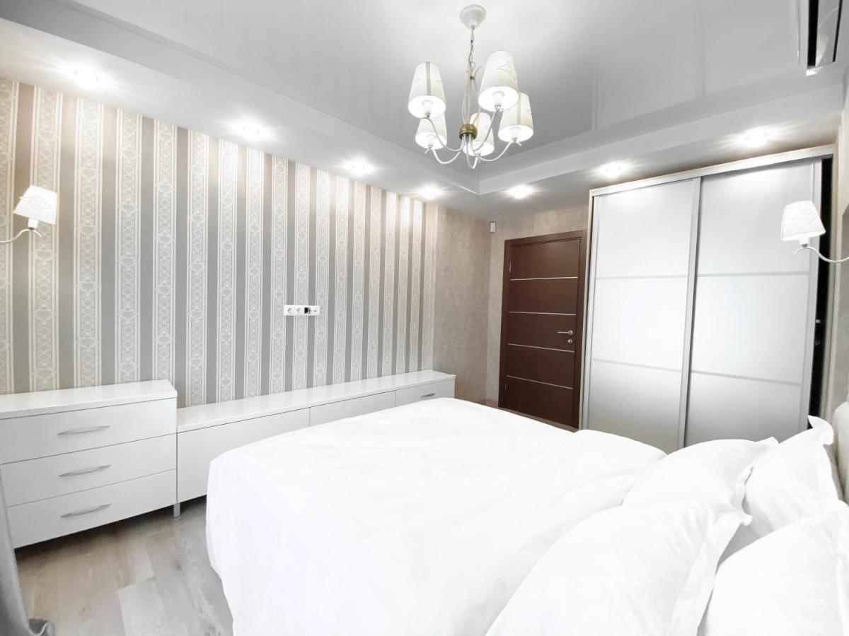 2-Bedroom Apartment Most City Area, Ekaterynoslav Square Dnipro Exteriör bild